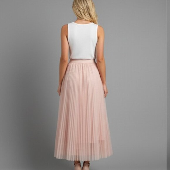 Baby Pink Mesh Tulle Pleated Skirt - Picture 3 of 10